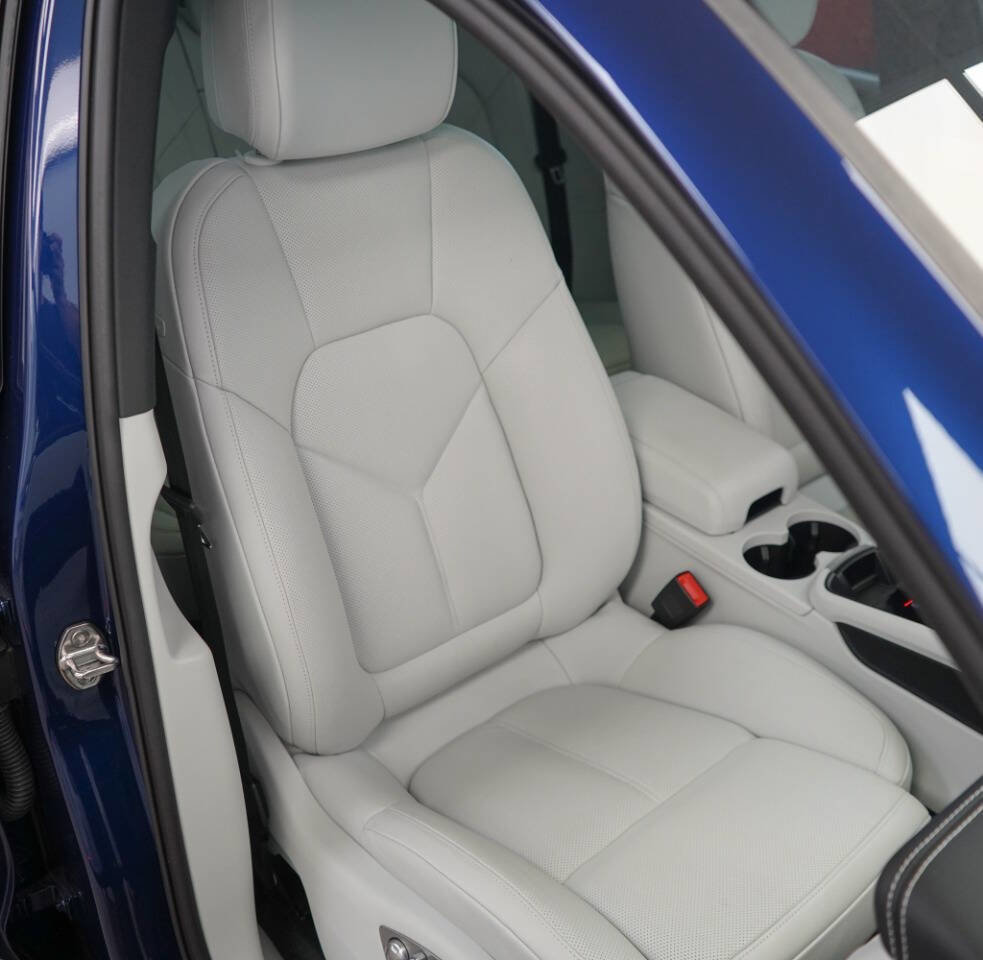 Used 2024 Porsche Macan image 60