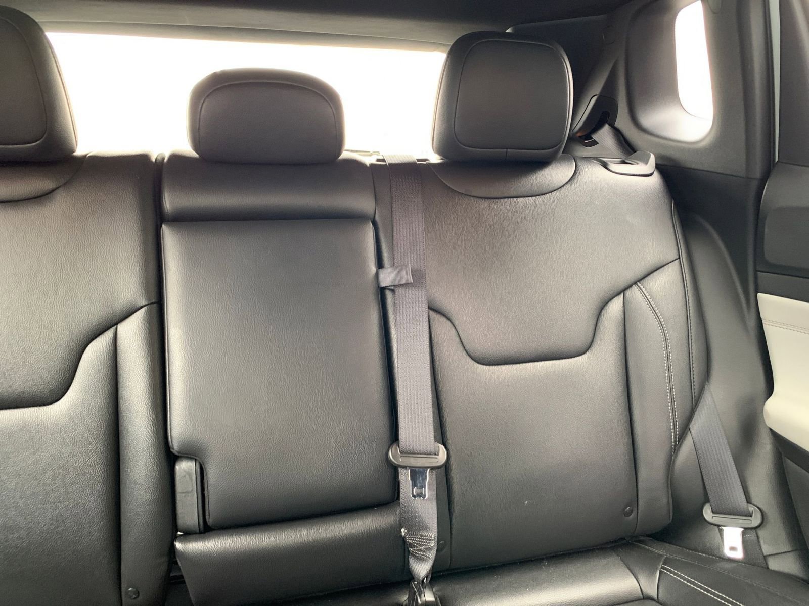 Used 2025 Jeep Compass Limited image 38