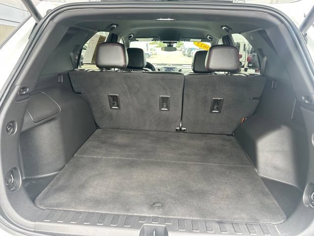 Used 2023 Chevrolet Equinox RS AWD/4WD image 9