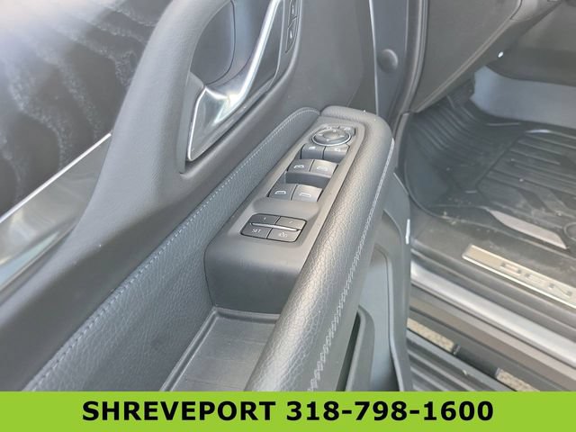 Used 2022 GMC Yukon Denali w/ Denali Ultimate Package AWD/4WD image 24