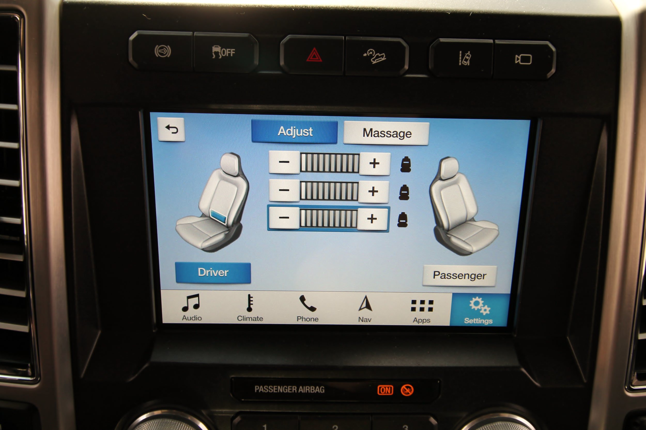 Used 2019 Ford F350 Platinum w/ Platinum Ultimate Package AWD/4WD image 33