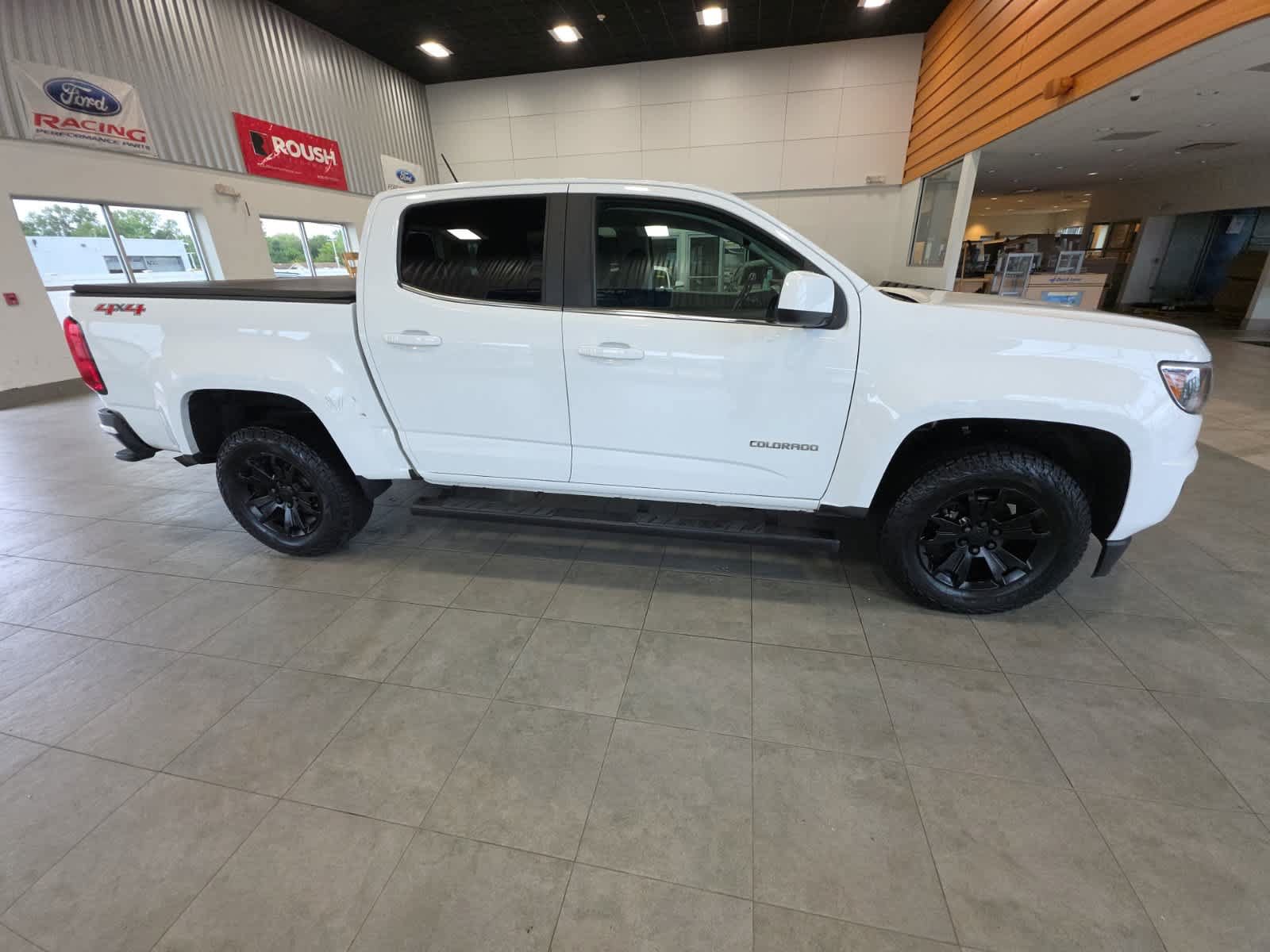 Used 2020 Chevrolet Colorado LT AWD/4WD image 7
