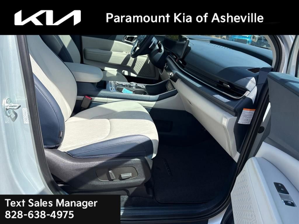 Certified 2026 Kia Carnival SX FWD image 20