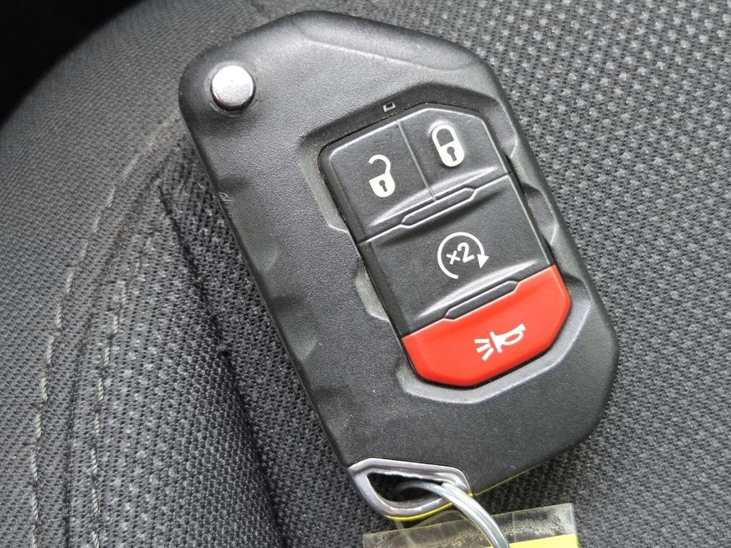 Used 2020 Jeep Wrangler Sport AWD/4WD image 35