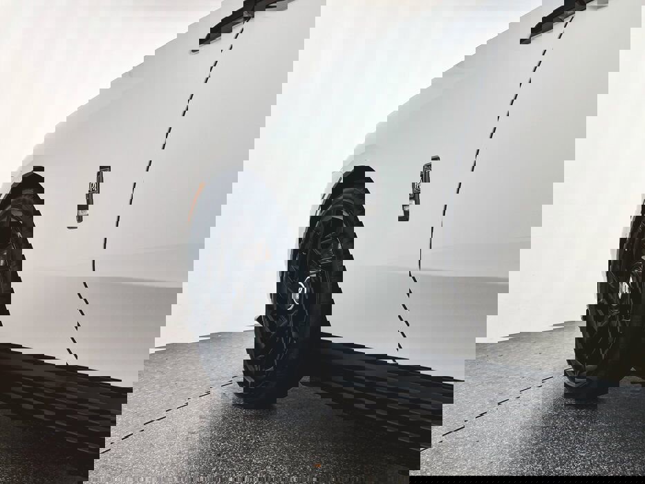 New 2025 Rolls-Royce Spectre Black Badge w/ Leather Finishing Pack image 18