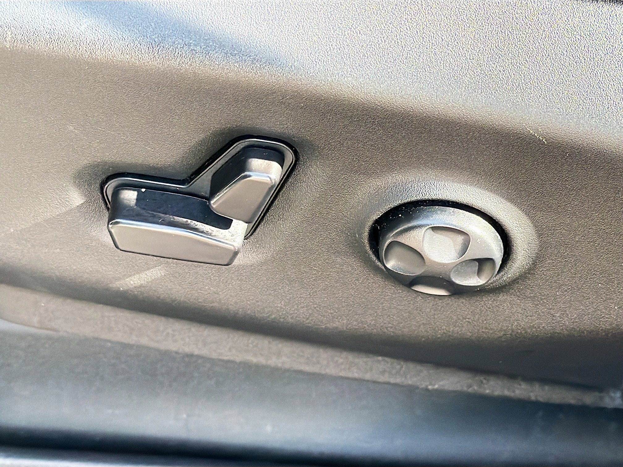 Used 2024 Chrysler Pacifica Limited image 26