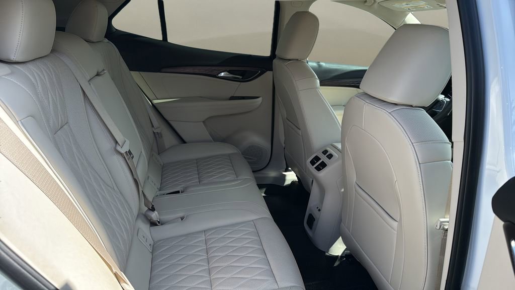 Used 2023 Buick Envision Avenir image 15