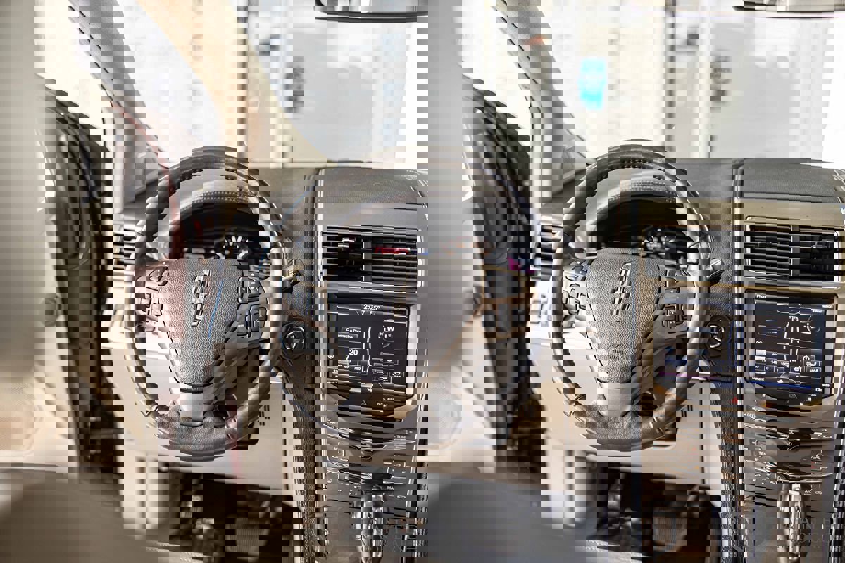 Used 2012 Lincoln MKX FWD image 35