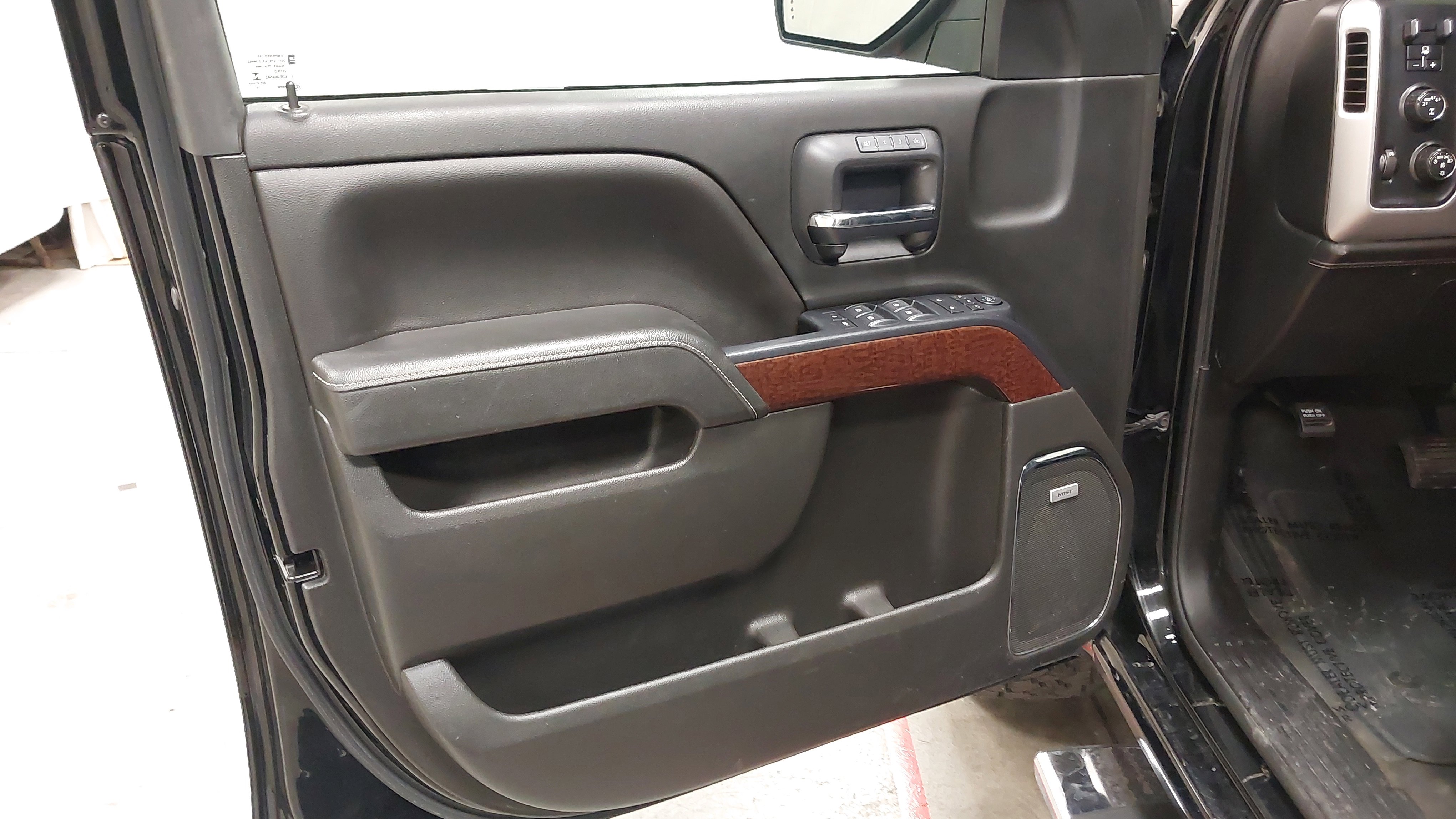 Used 2018 GMC Sierra 1500 SLT w/ SLT Premium Package image 25