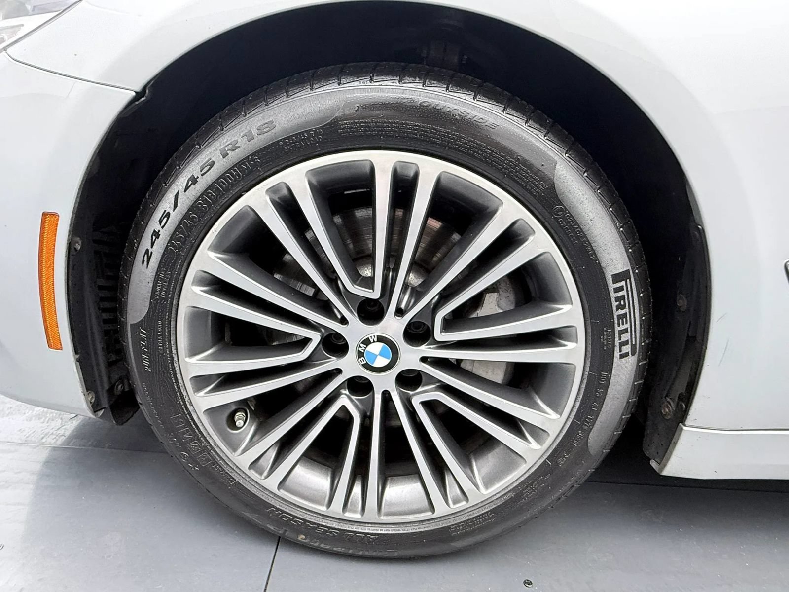 Used 2018 BMW 530i xDrive w/ Premium Package AWD/4WD image 13