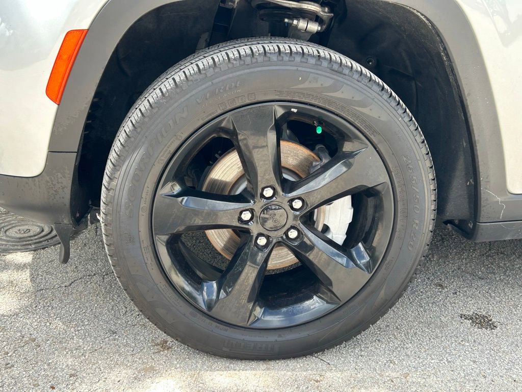 Certified 2024 Jeep Grand Cherokee Limited w/ Black Appearance Package image 26