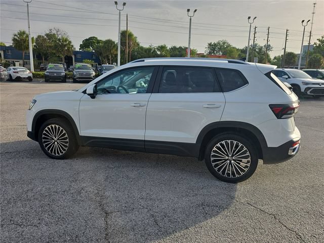Used 2025 Volkswagen Taos SE FWD image 5