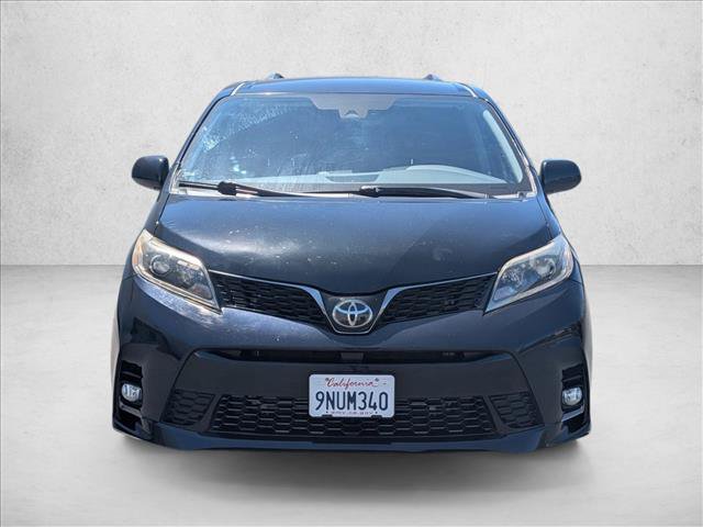 Used 2018 Toyota Sienna SE w/ Carpet Mat Package FWD video 2
