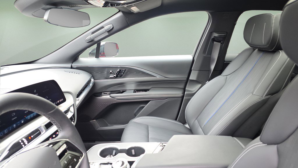 Certified 2025 Cadillac Lyriq Sport image 15