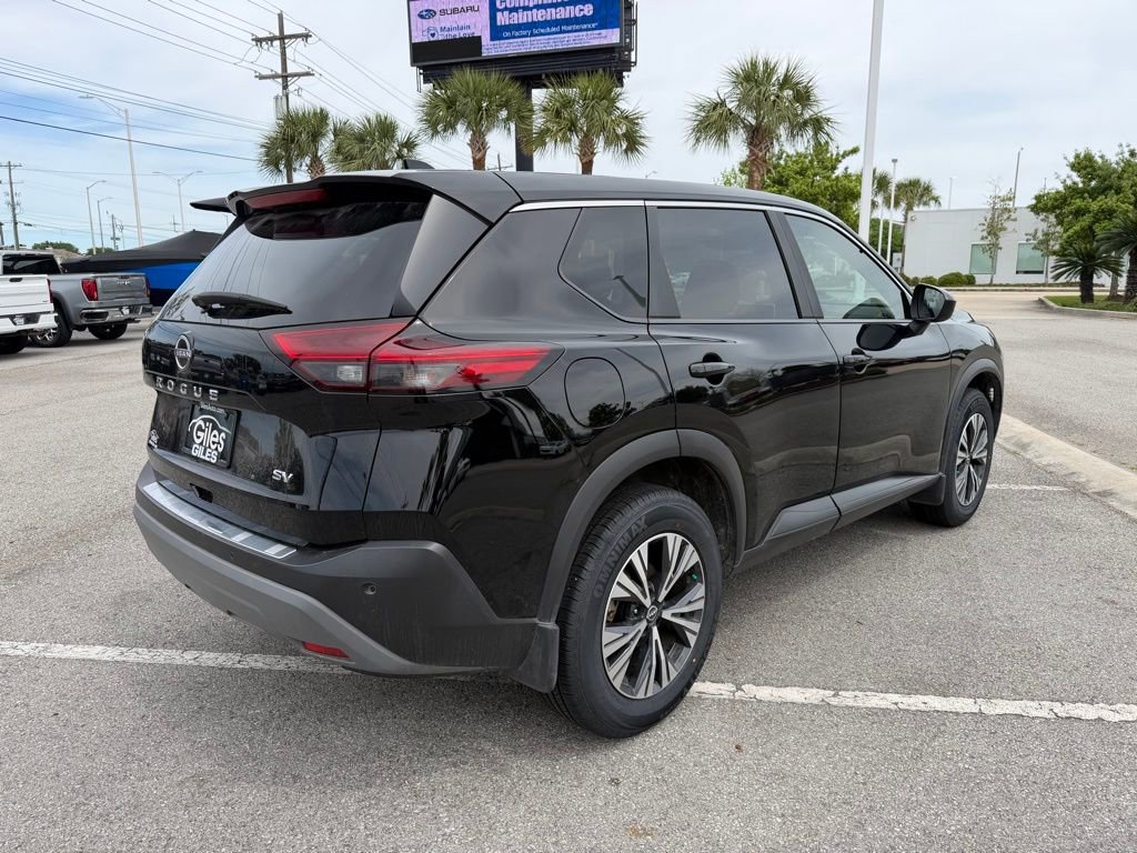 Used 2023 Nissan Rogue SV image 5
