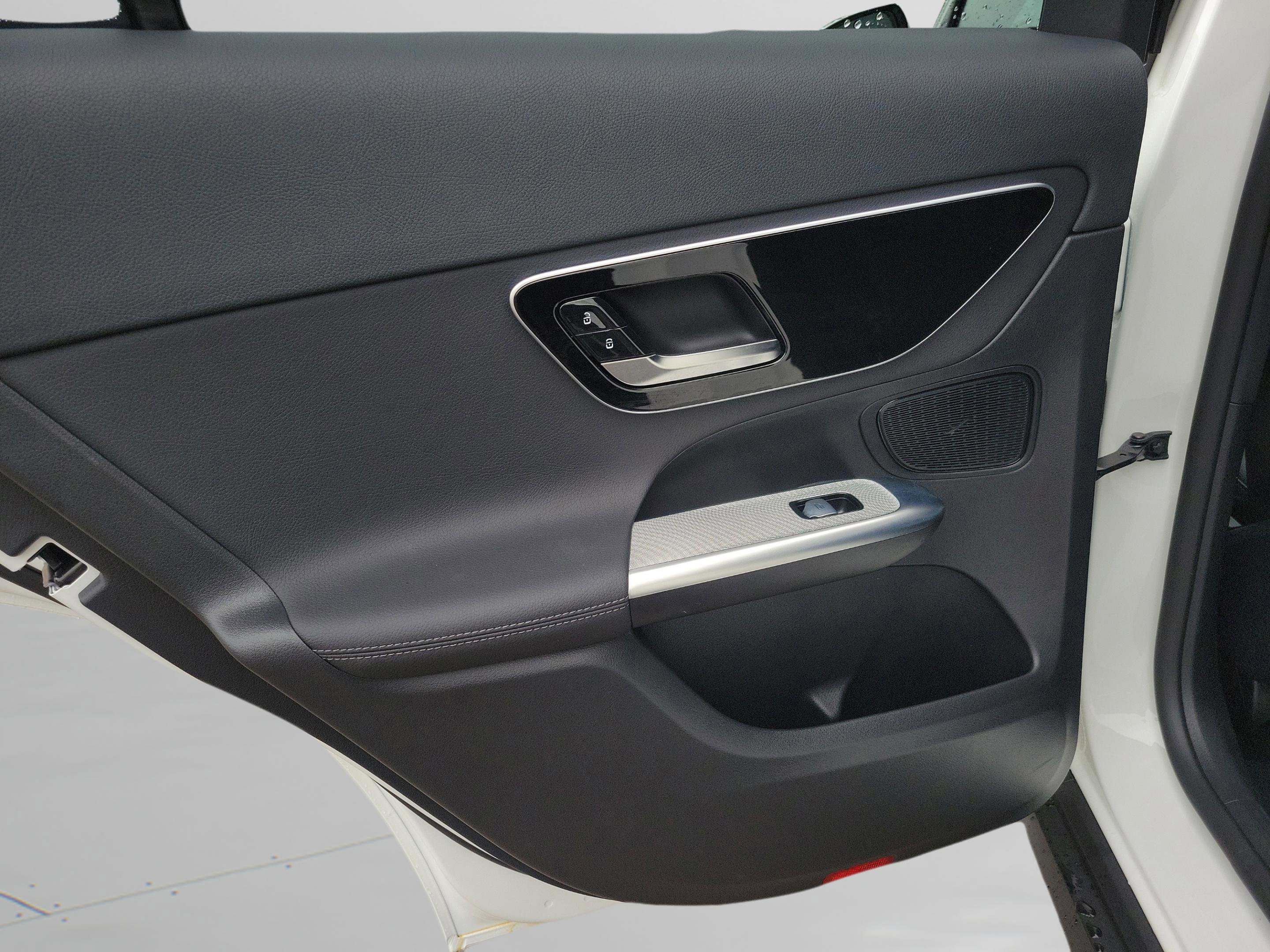 Certified 2026 Mercedes-Benz GLC 300 image 7