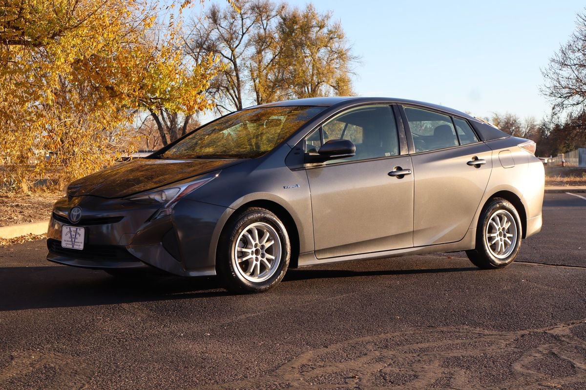 Used 2017 Toyota Prius Two image 11