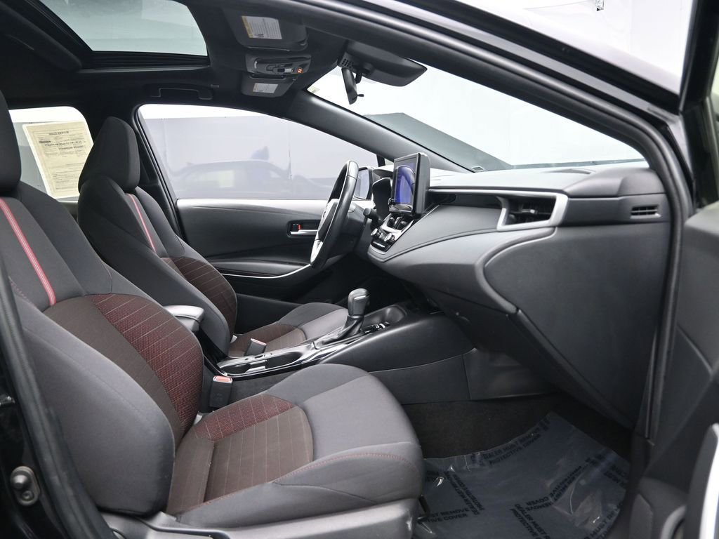 Used 2024 Toyota Corolla SE w/ SE Premium Package image 31