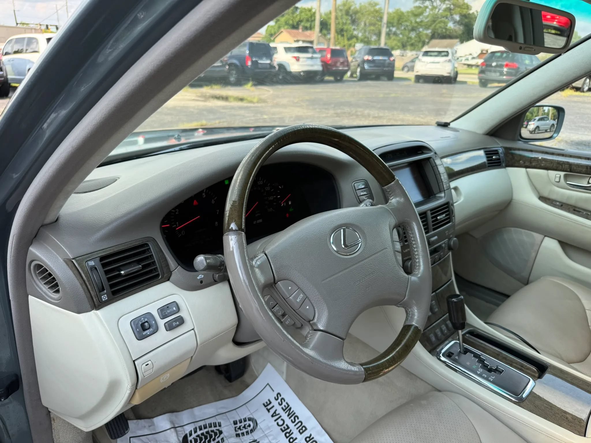 Used 2001 Lexus LS 430 RWD image 12