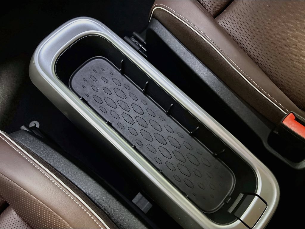 Certified 2025 Volkswagen ID. Buzz Pro S RWD image 16