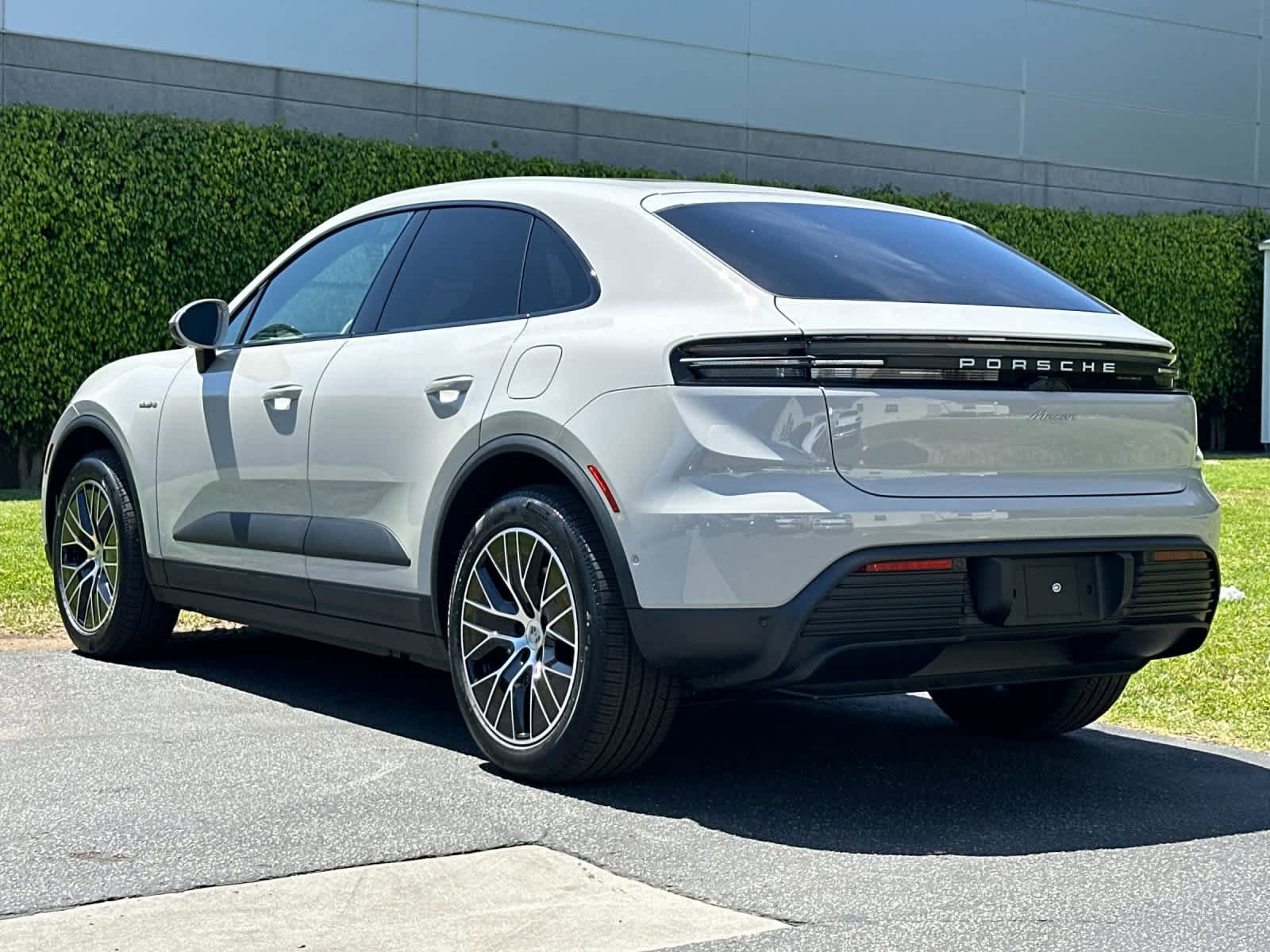 New 2026 Porsche Macan Electric RWD image 3