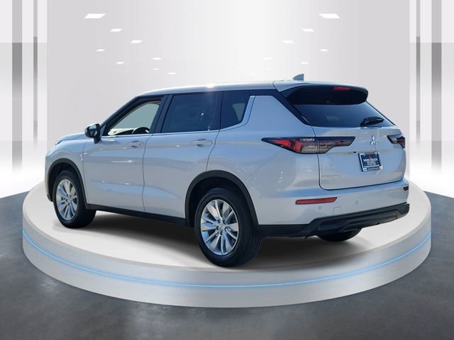 New 2026 Mitsubishi Outlander ES FWD image 4