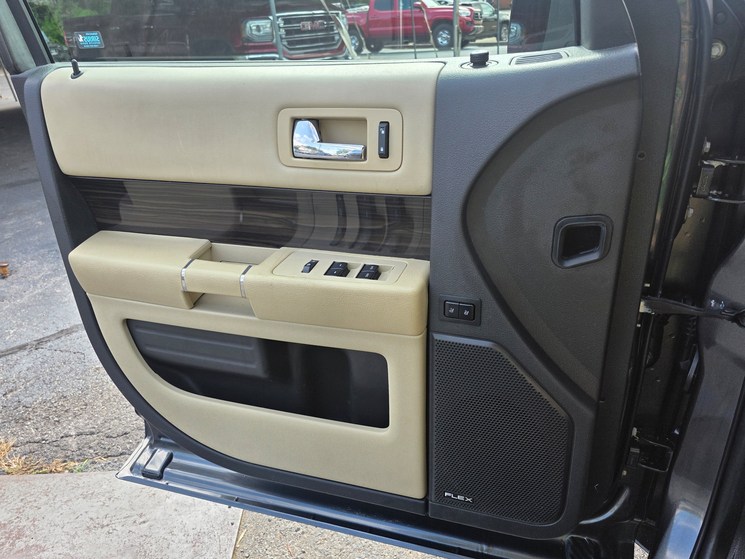 Used 2017 Ford Flex SEL w/ Equipment Group 202A FWD image 17
