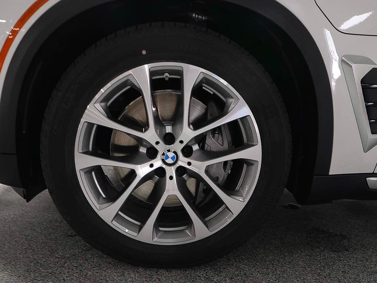 Used 2026 BMW X5 xDrive50e AWD/4WD image 5
