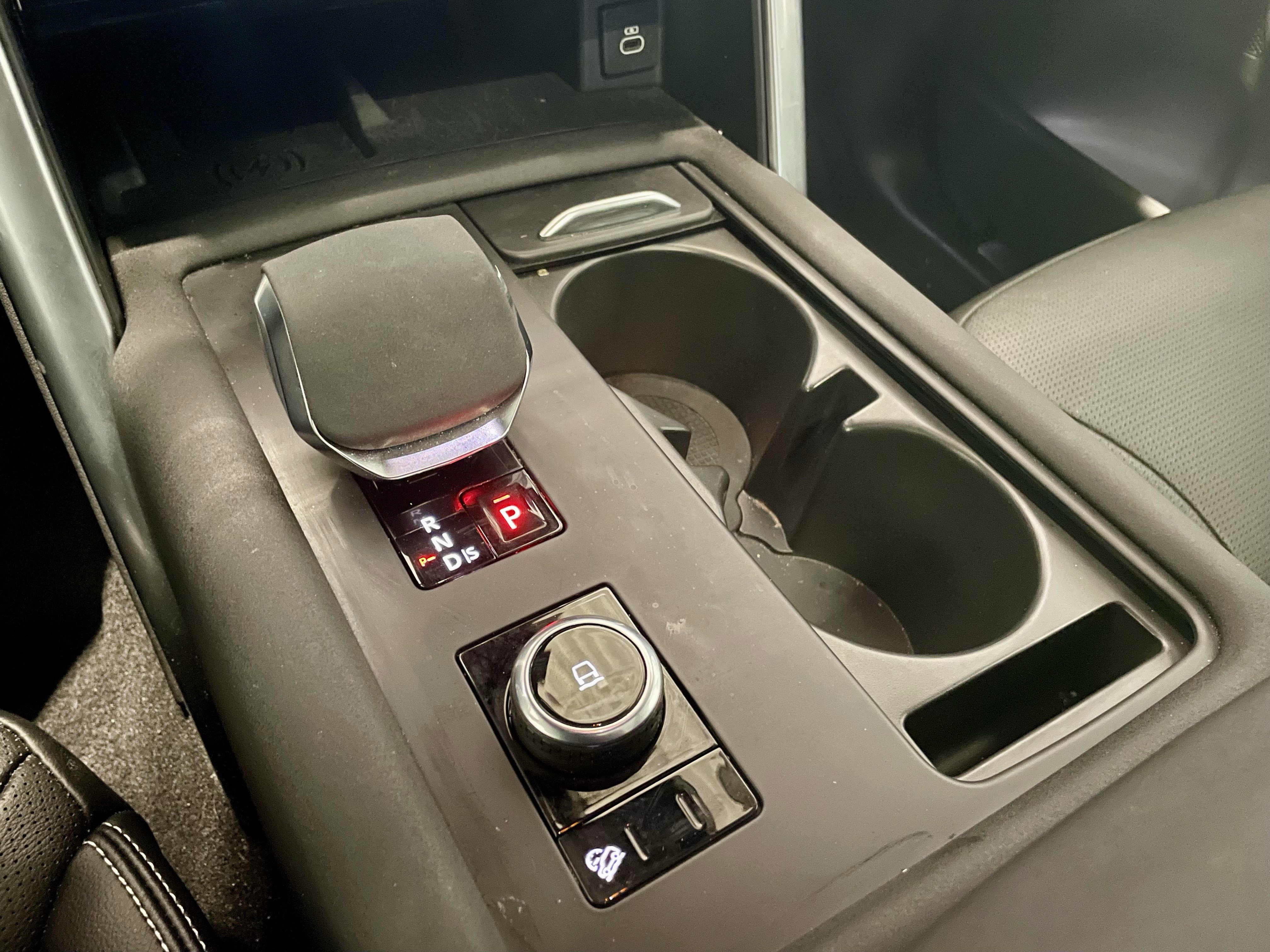 Used 2024 Land Rover Discovery Dynamic SE image 20