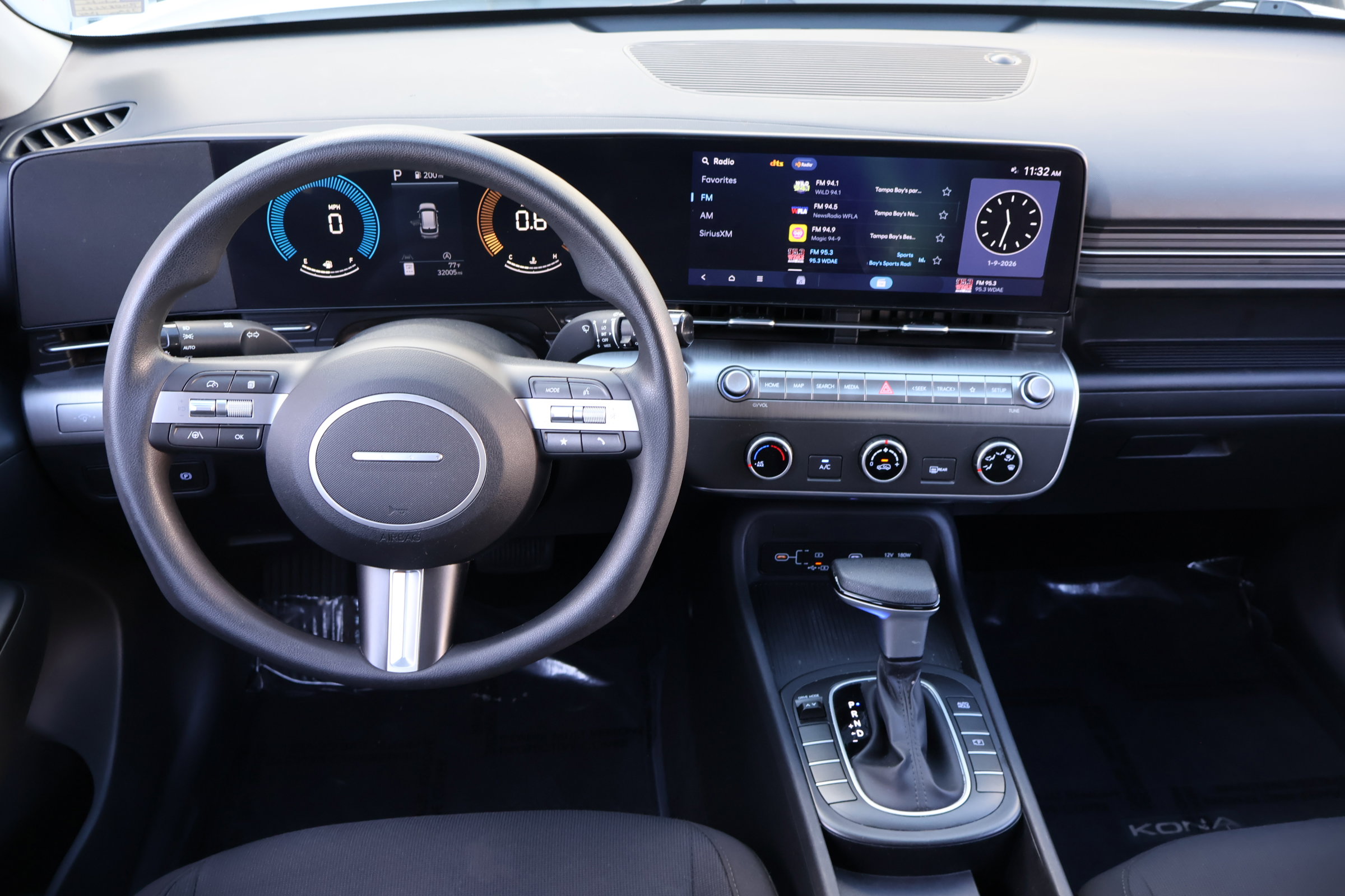 Used 2024 Hyundai Kona SE image 17