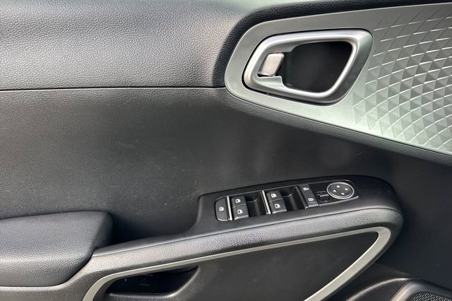 Used 2024 Kia Soul LX w/ Option Group 015 image 11