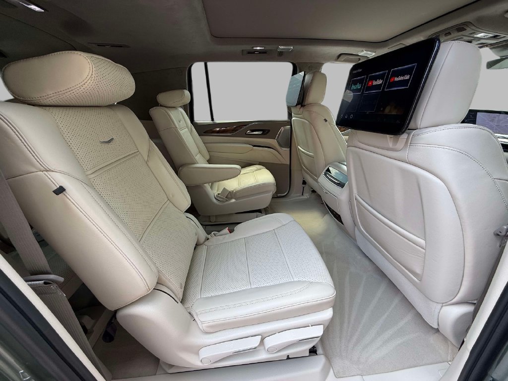 Used 2024 Cadillac Escalade ESV Sport Platinum w/ LPO, ONYX Package AWD/4WD image 16