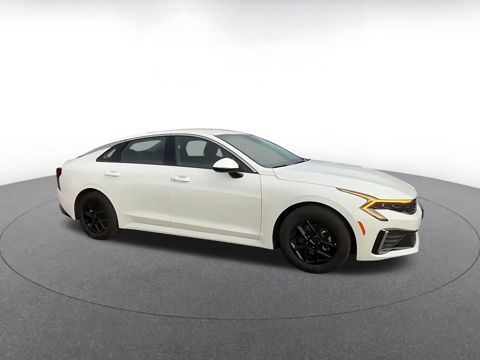 Used 2025 Kia K5 LXS image 2