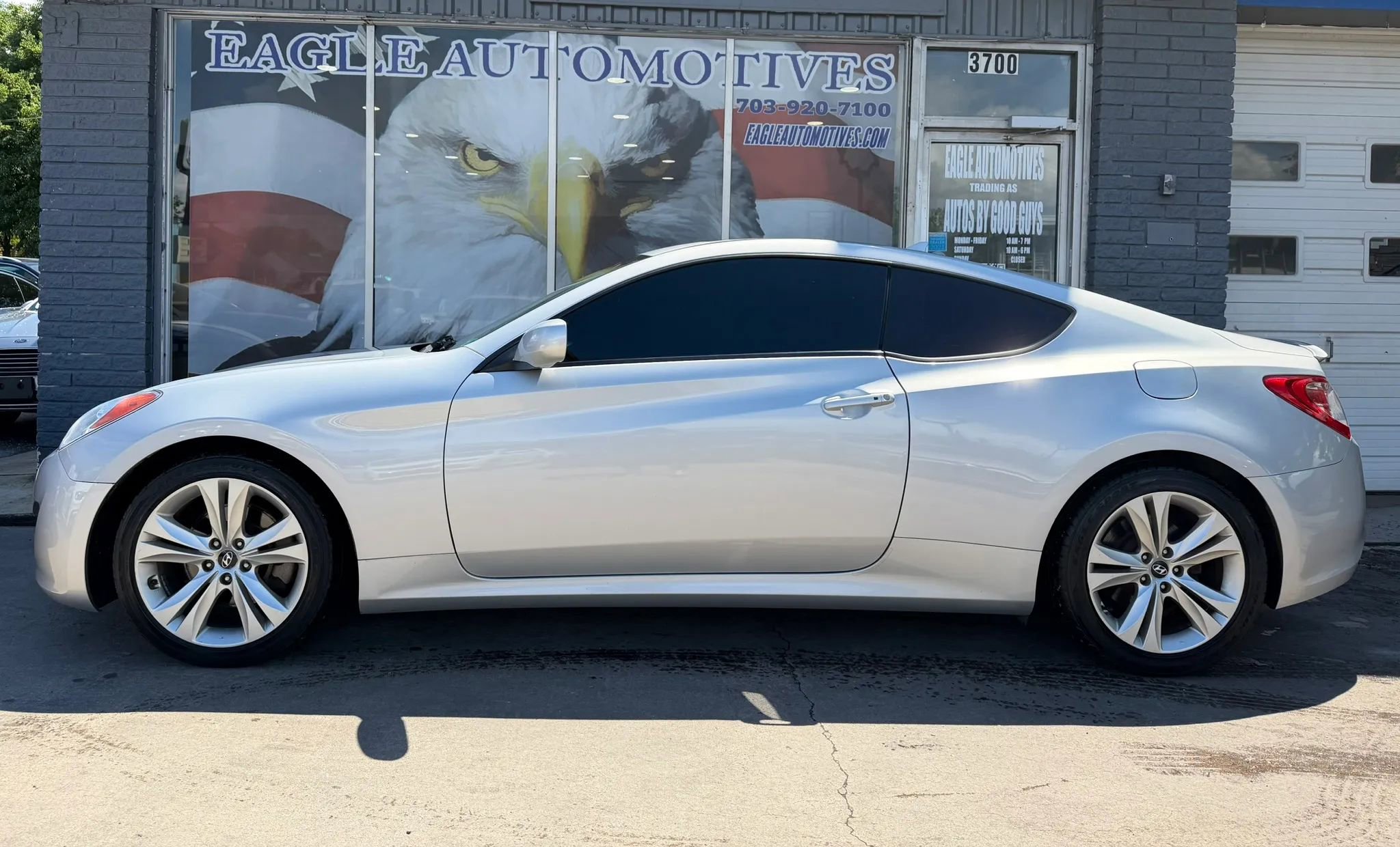 Used 2011 Hyundai Genesis 2.0T RWD image 5