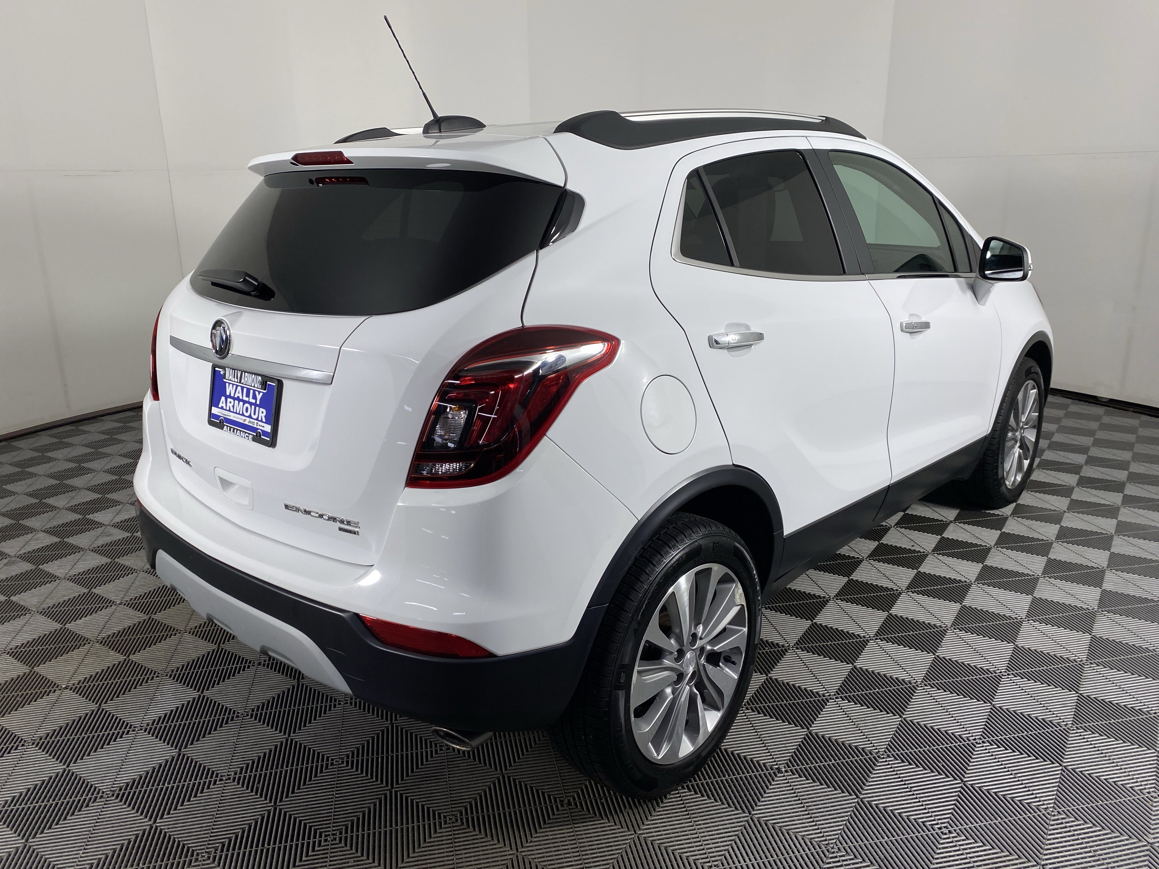 Used 2018 Buick Encore Preferred image 6