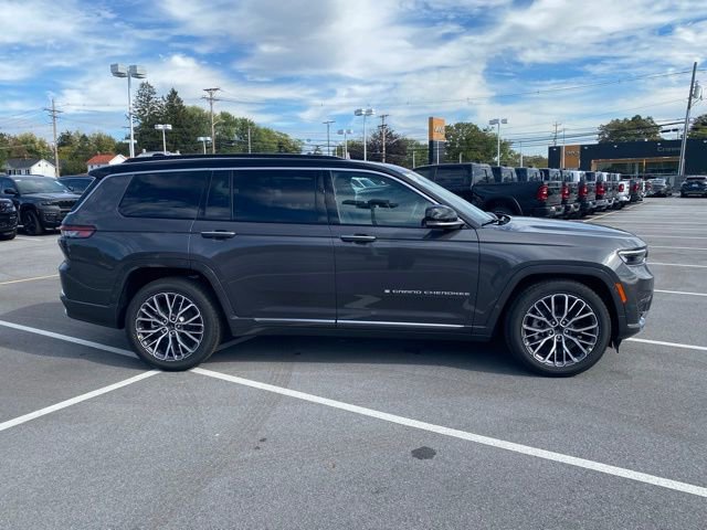 New 2025 Jeep Grand Cherokee L Summit AWD/4WD image 8