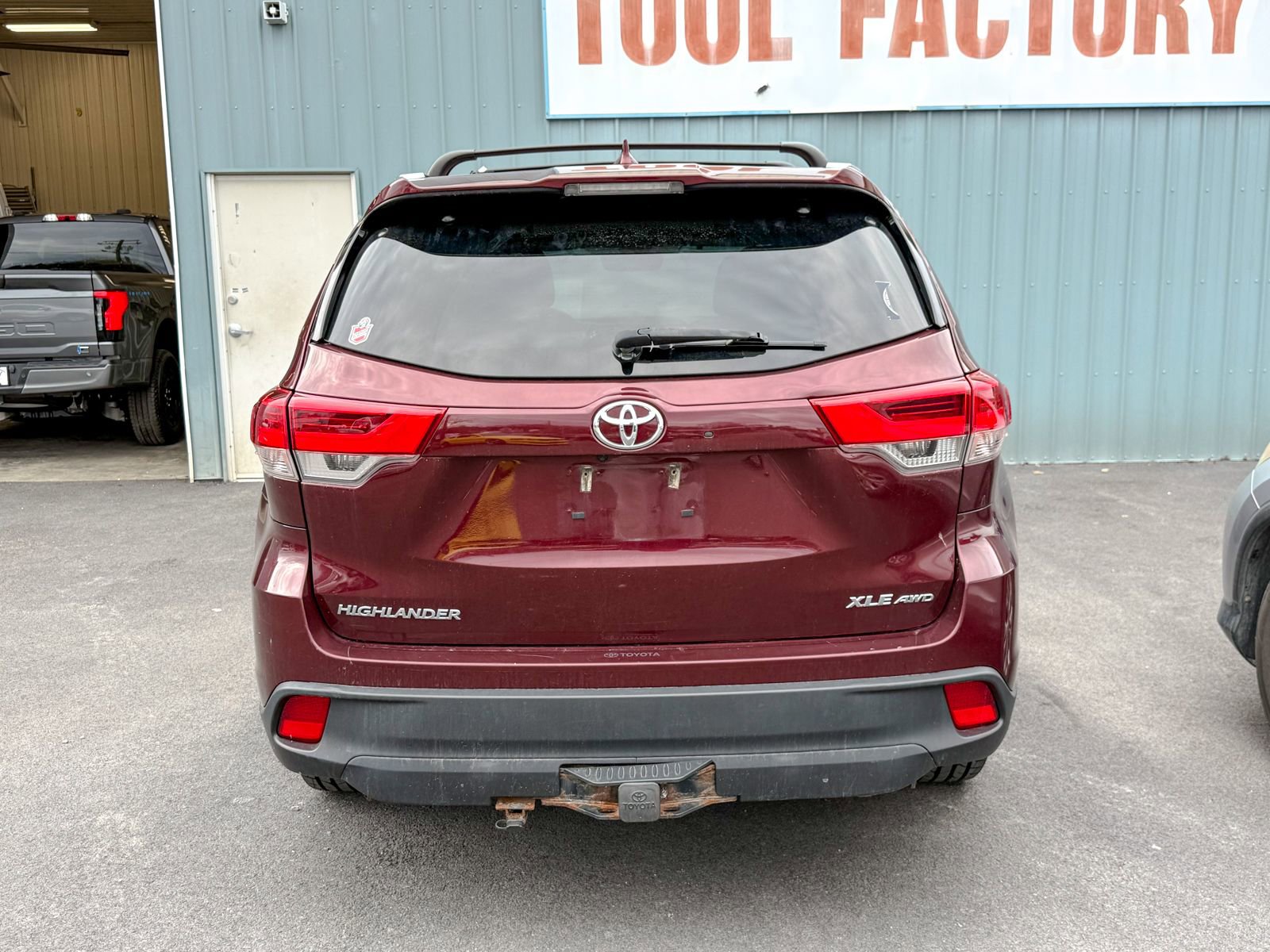 Used 2019 Toyota Highlander XLE image 4