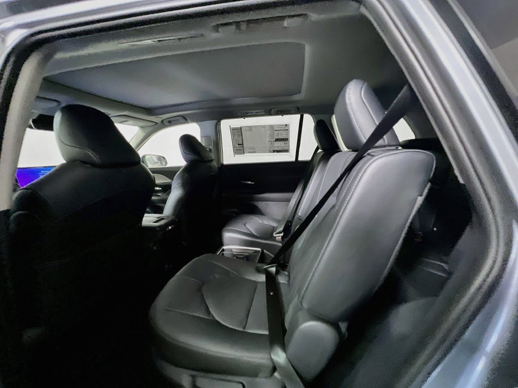 Used 2026 Toyota Grand Highlander FWD image 27