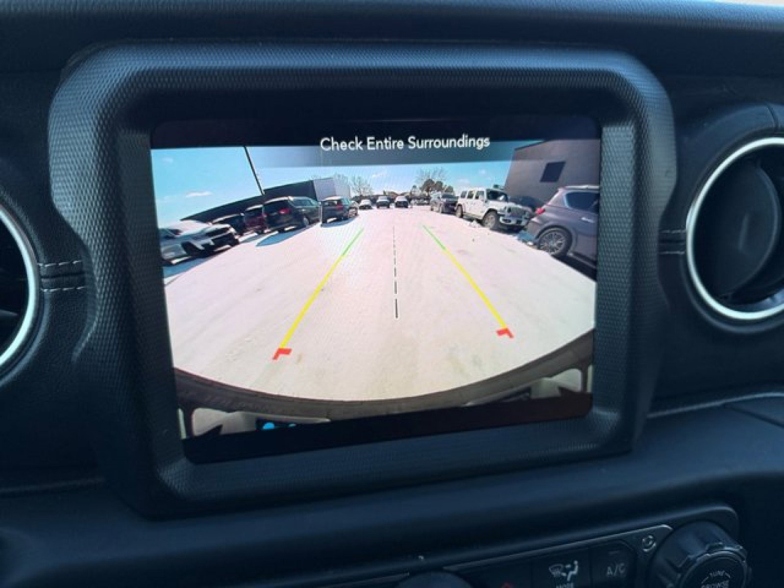 Used 2023 Jeep Wrangler Unlimited Sahara w/ Cold Weather Group image 16