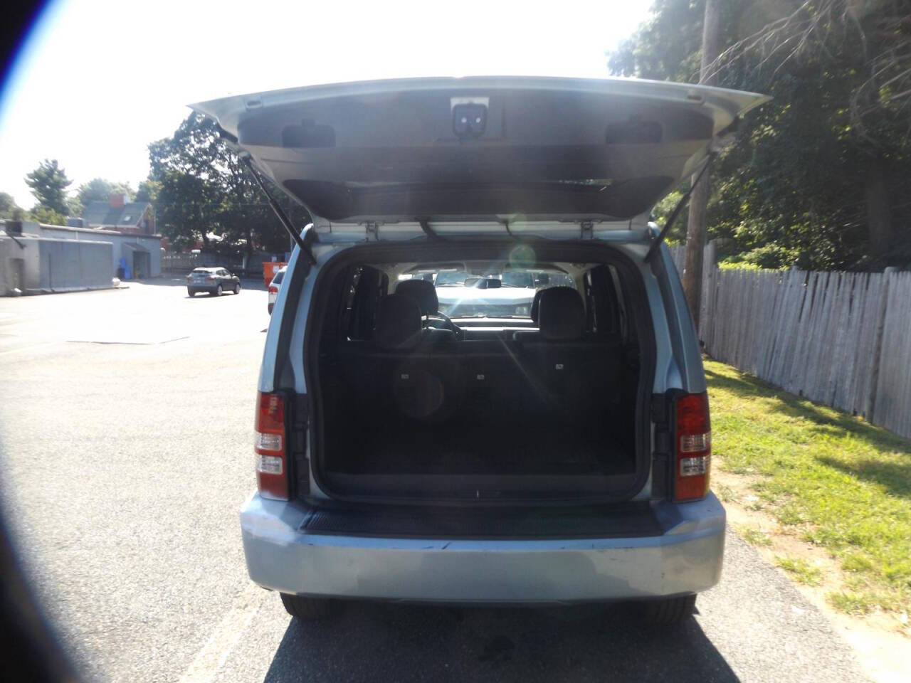 Used 2012 Jeep Liberty Sport image 5