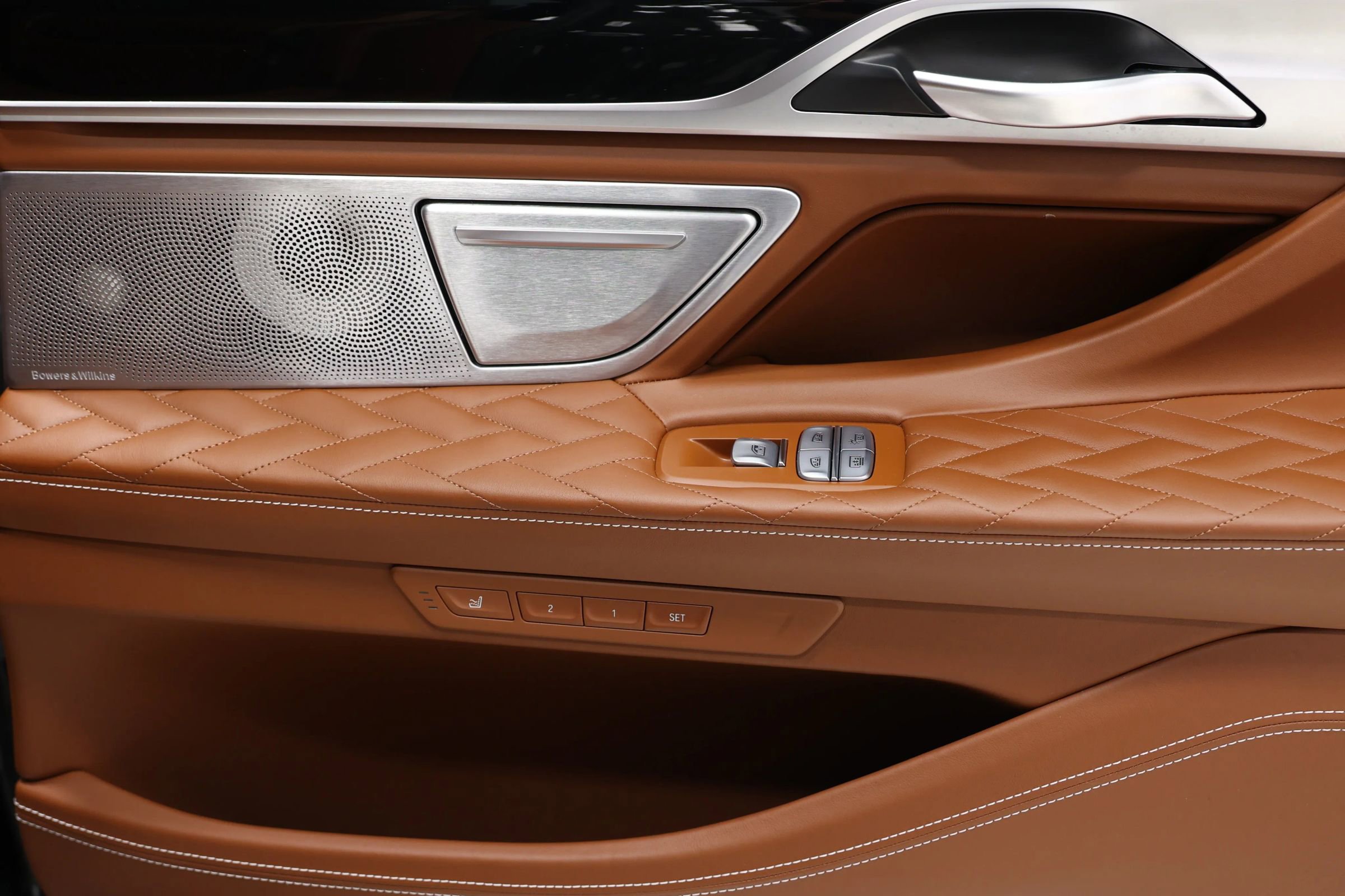 Used 2022 BMW M760i xDrive w/ Luxury Rear Seating Package image 78