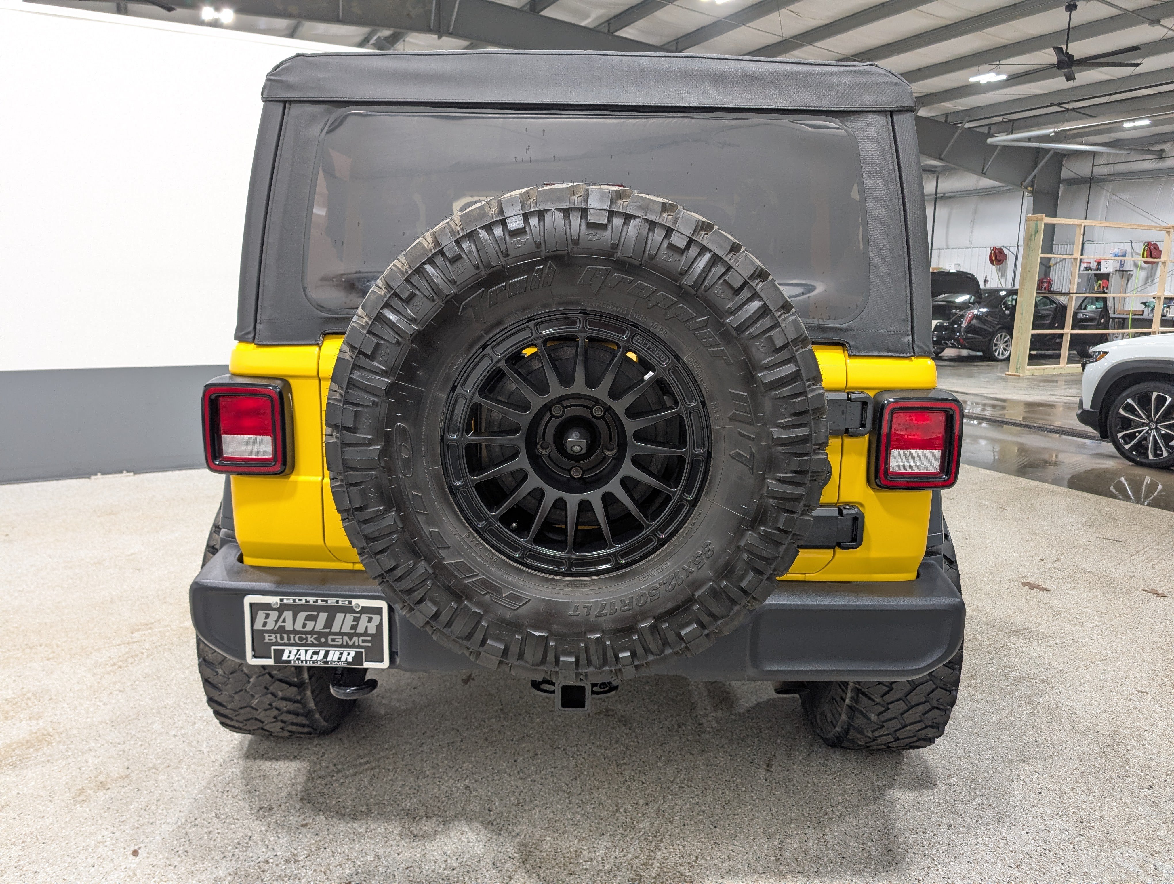 Used 2019 Jeep Wrangler Sport AWD/4WD image 4