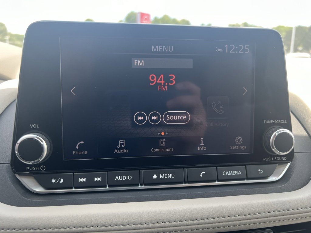 Used 2023 Nissan Rogue SV image 19