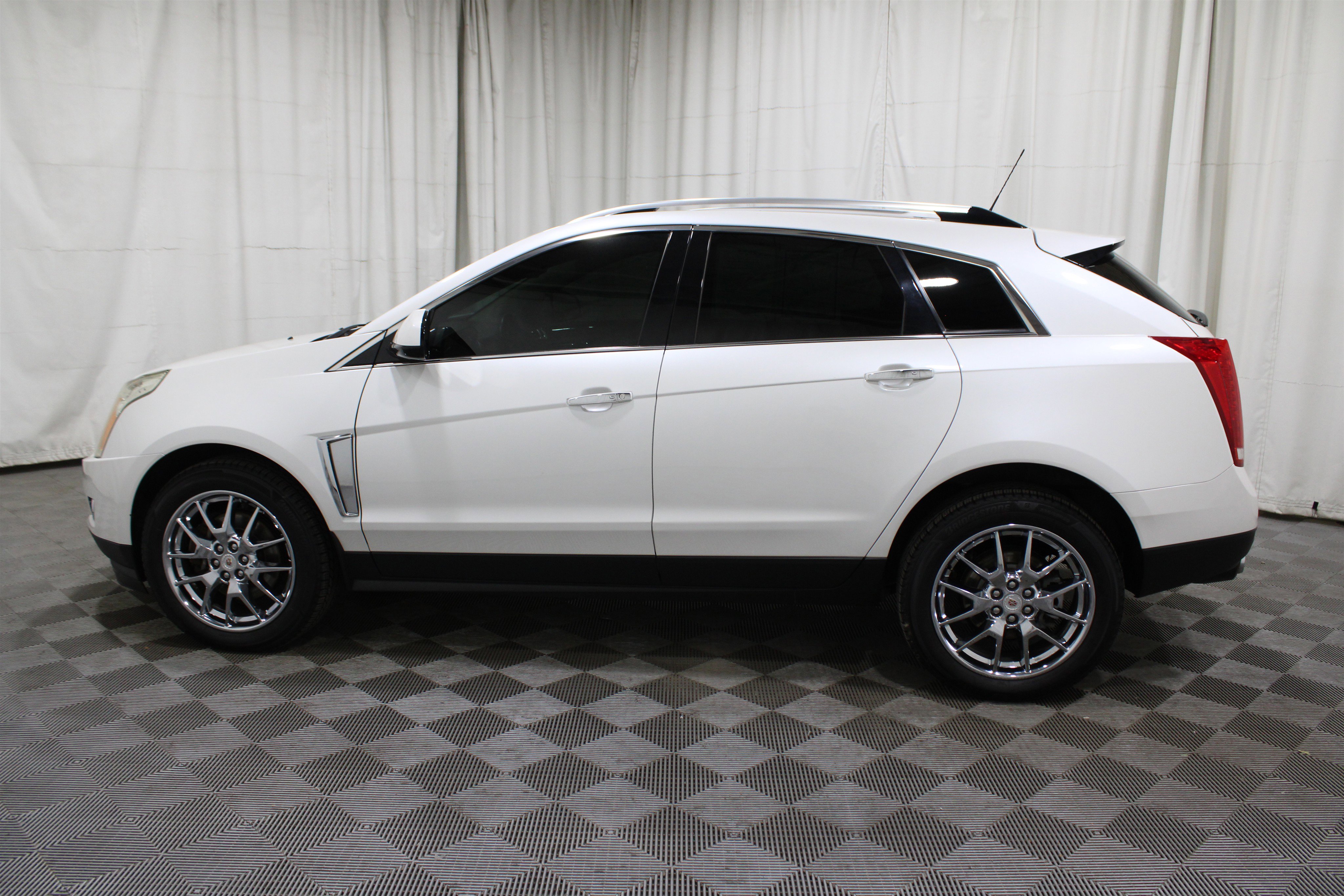 Used 2015 Cadillac SRX Performance w/ Driver Awareness Package image 35