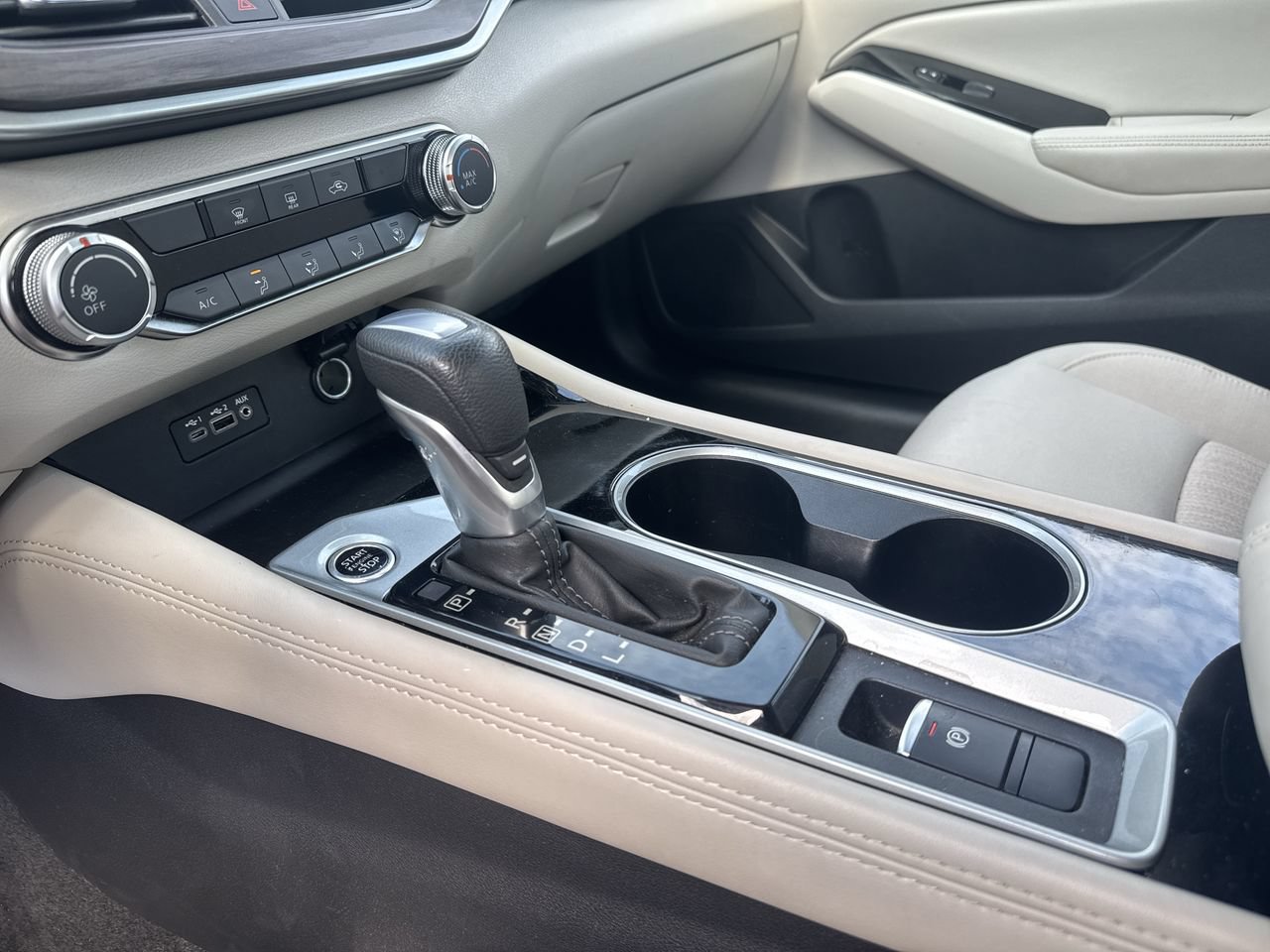 Used 2023 Nissan Altima 2.5 SV AWD/4WD image 9