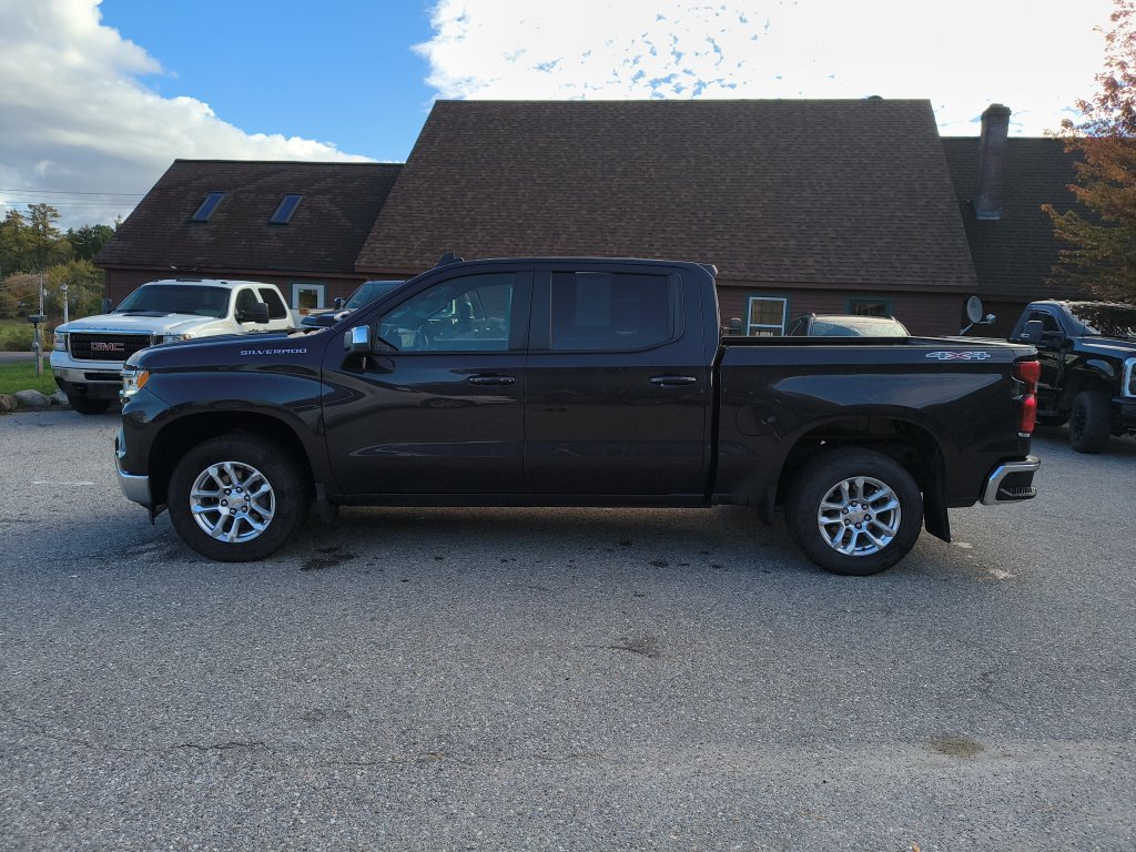 Used 2024 Chevrolet Silverado 1500 LT AWD/4WD image 2