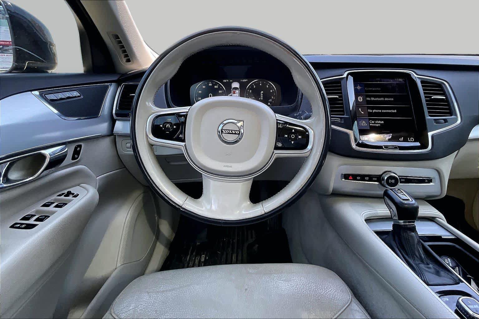 Used 2016 Volvo XC90 T6 Momentum w/ Convenience Package AWD/4WD image 6