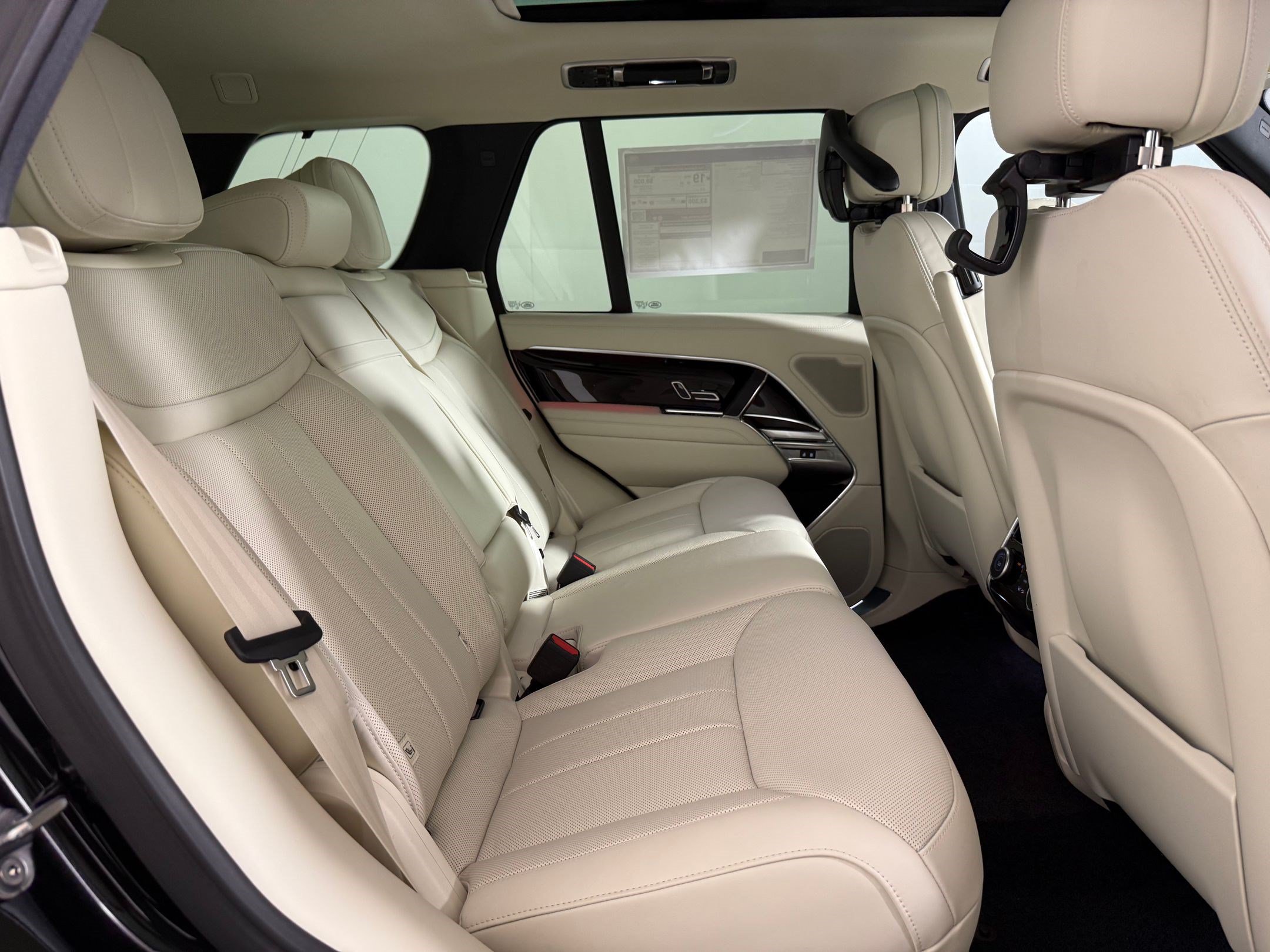 New 2026 Land Rover Range Rover SE AWD/4WD image 27