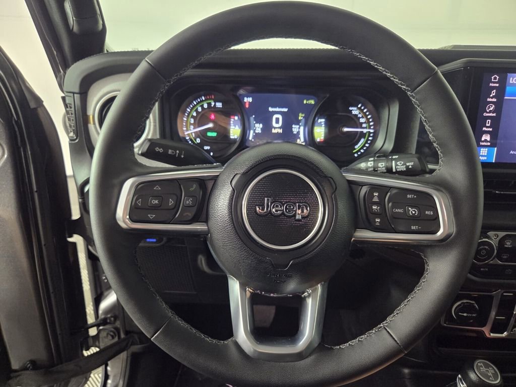 Certified 2025 Jeep Wrangler Sahara w/ Safety Group image 17
