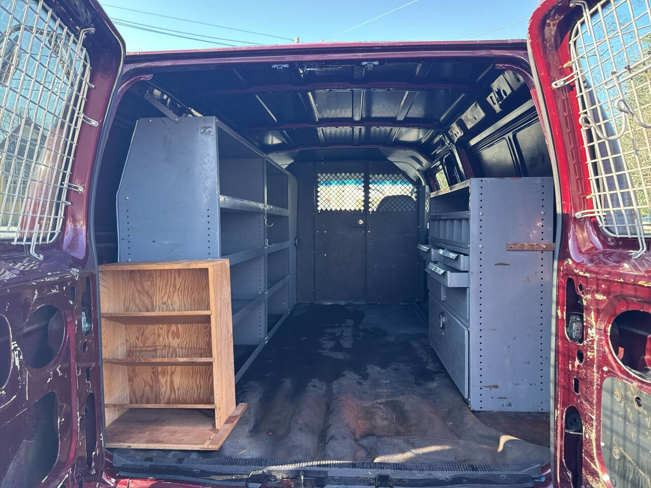 Used 2005 Ford E-250 and Econoline 250 image 13